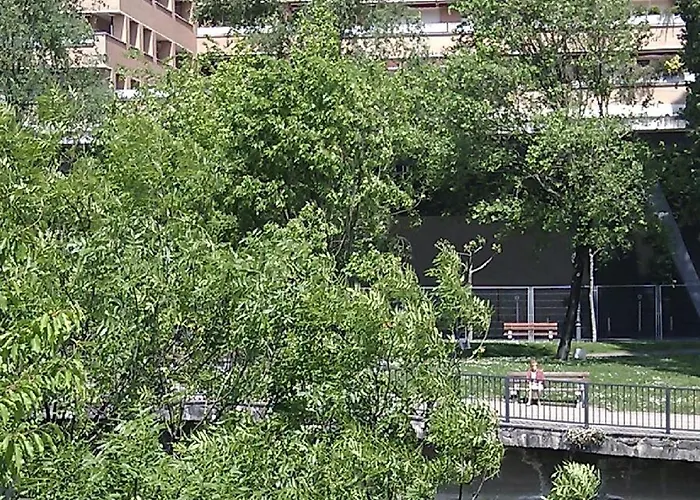 Armine 3* バサウリ