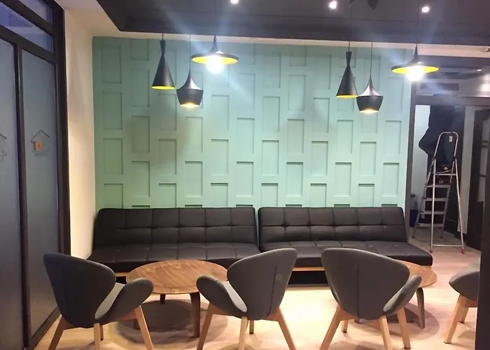 Armine 3* バサウリ