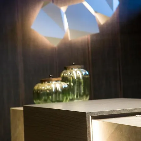 Armine Басаури