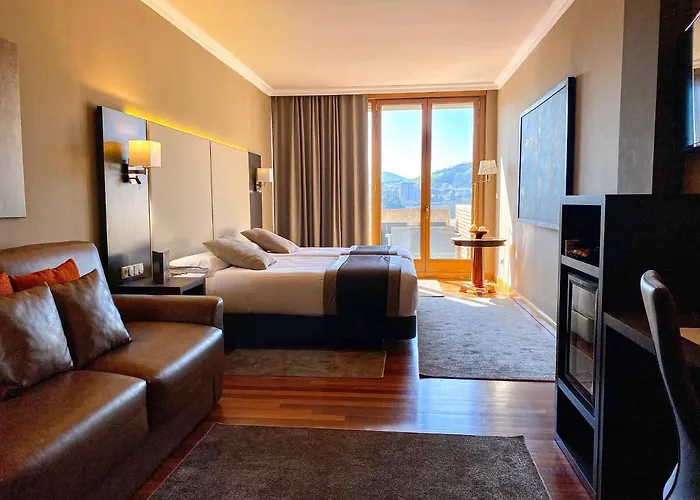 Armine باساوري