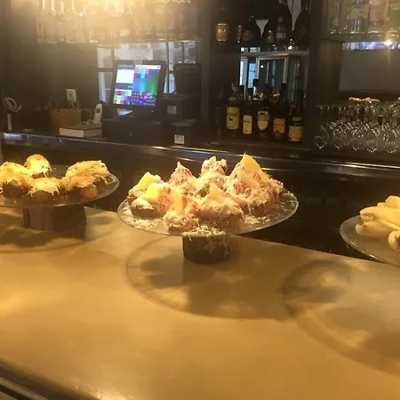 阿尔米内酒店